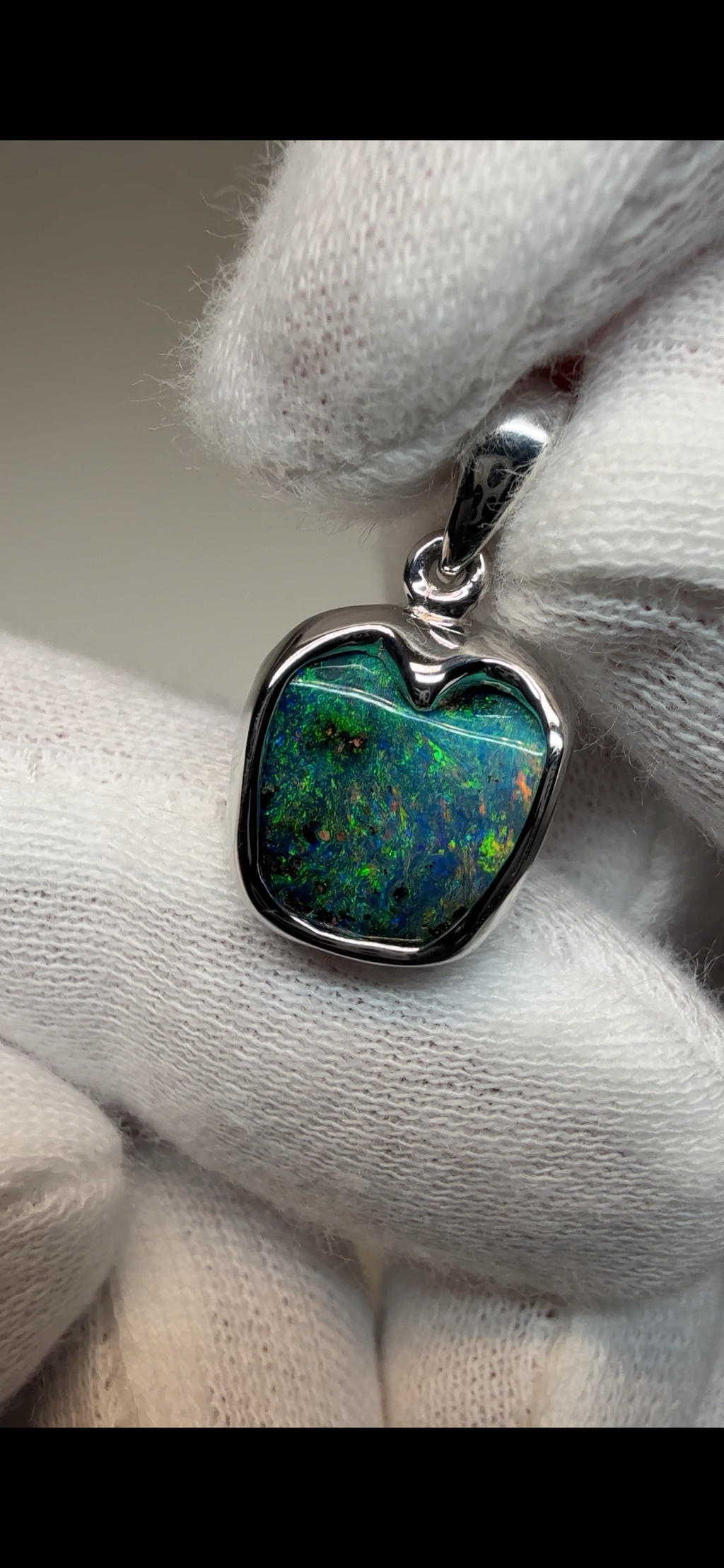 Boulder Pendant BP31