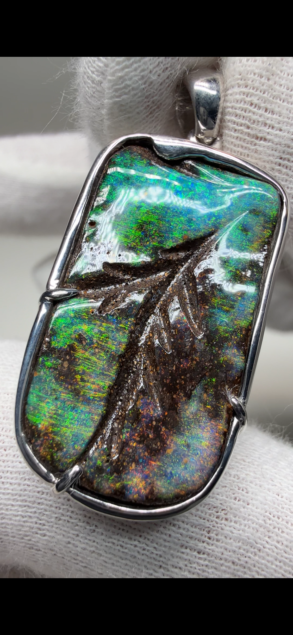 Boulder opal Carving BP23