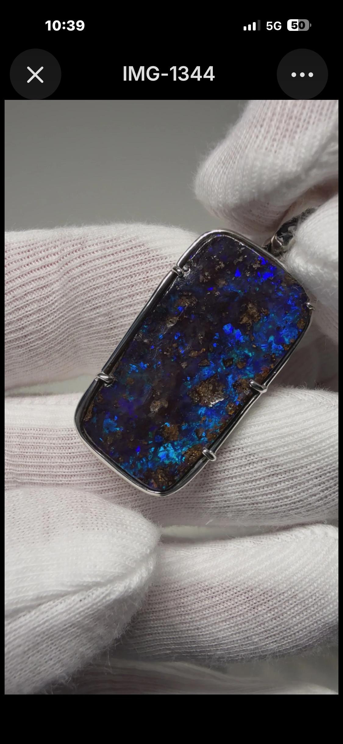 BOULDER PENDANT B12