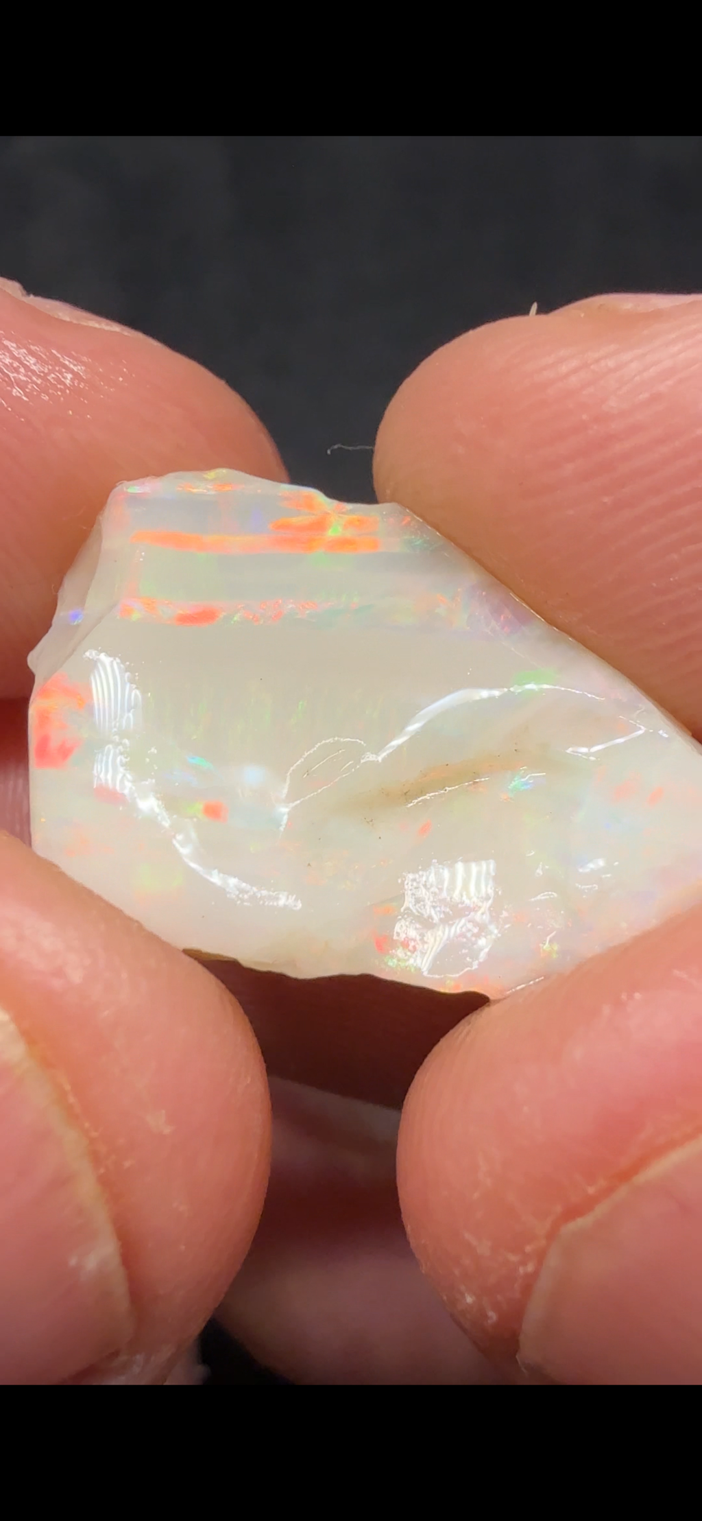RAINBOW COLOURS SINGLE ROUGH STONE 13.90CTS SZP6
