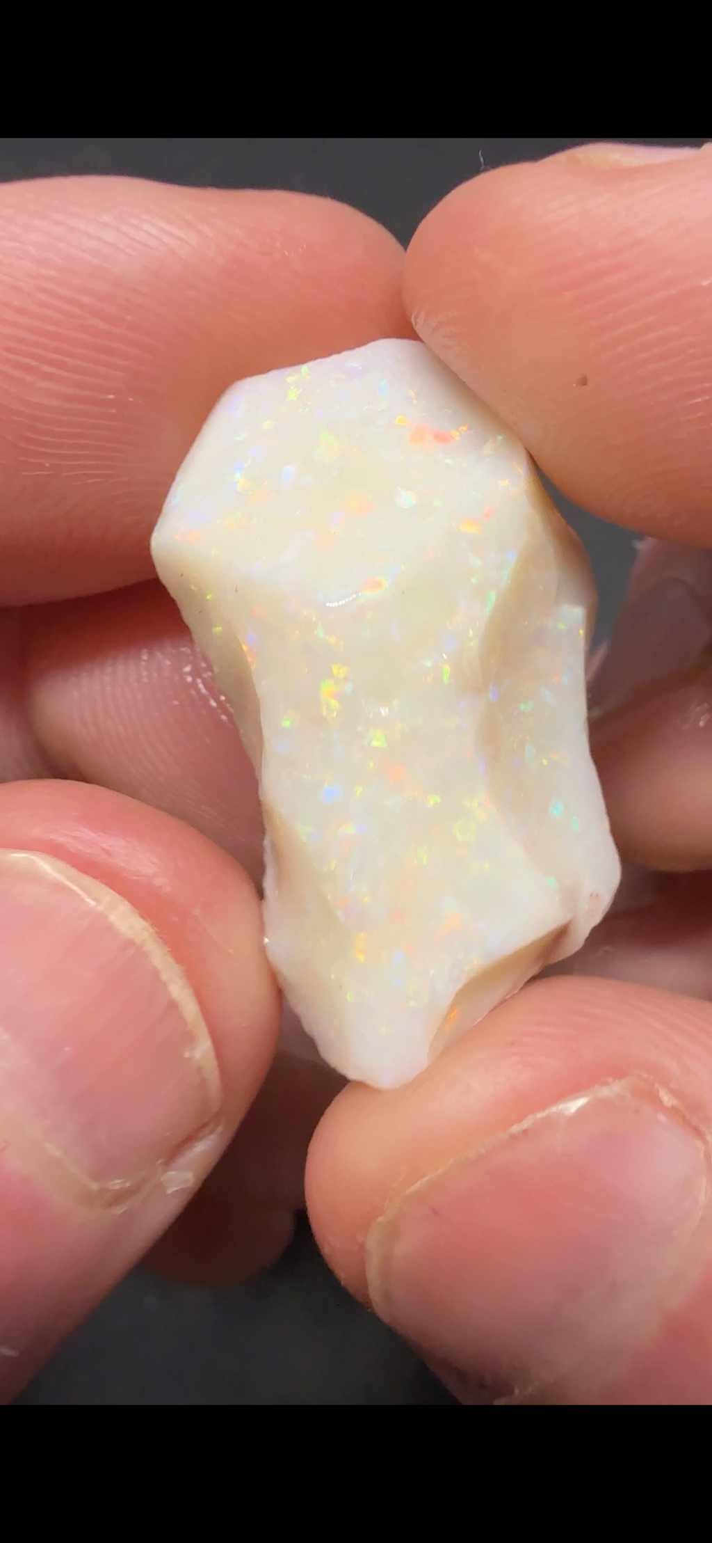 29.2CTS SUPER BRIGHT SINGLE STONE ROUGH ZHP3