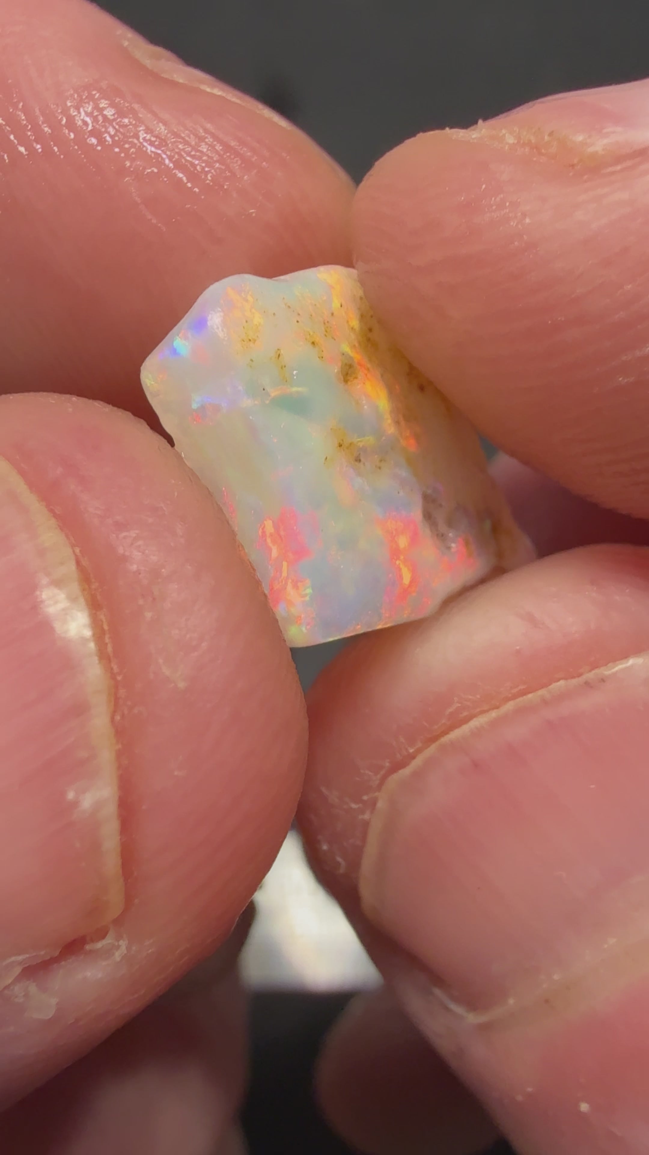 SUPER BRIGHT SINGLE ROUGH STONE 4.80CTS SZP5