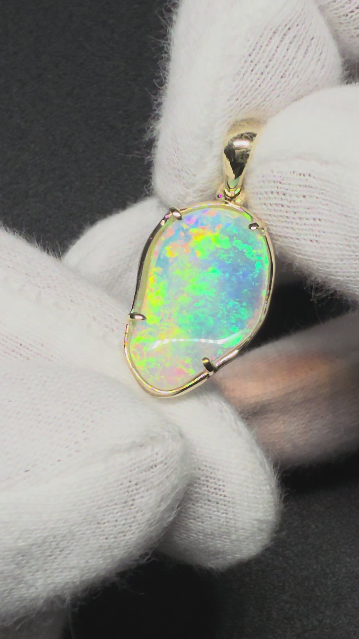 14K SOLID GOLD CRYSTAL SHELL SKIN PENDANT CPJP1