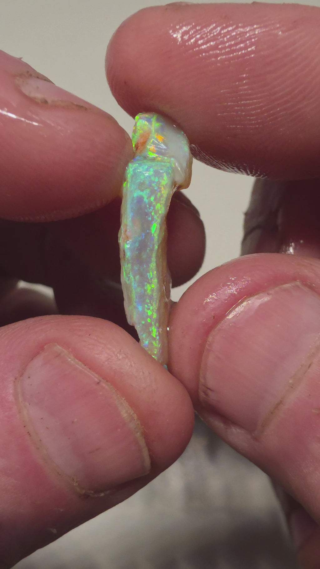 Crazy bright blue green gem 9.75CTS HPT13
