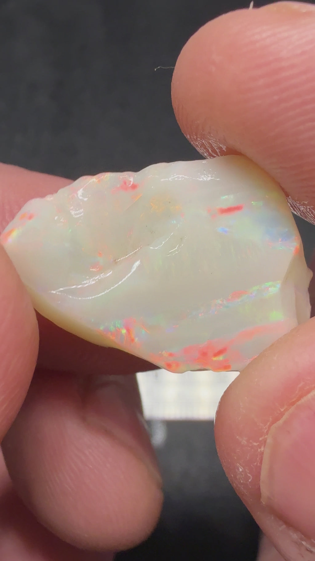 RAINBOW COLOURS SINGLE ROUGH STONE 13.90CTS SZP6