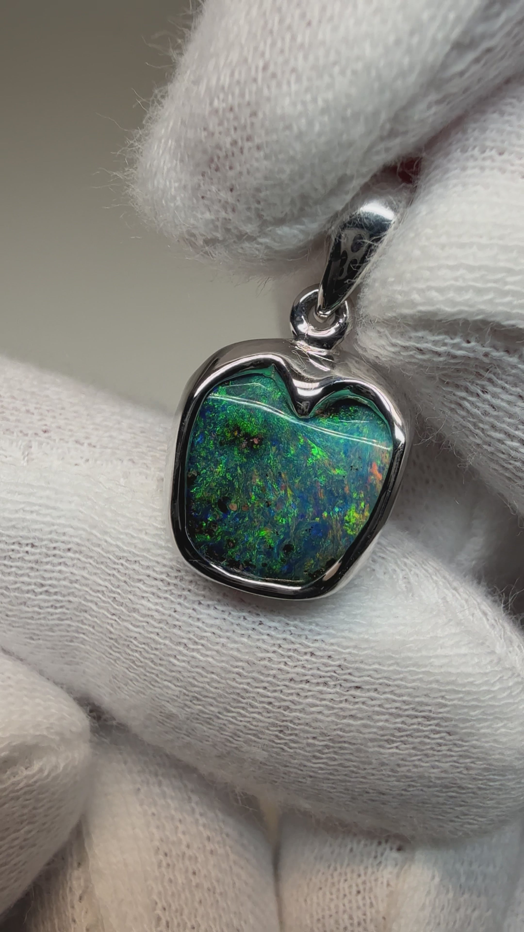 Boulder Pendant BP31