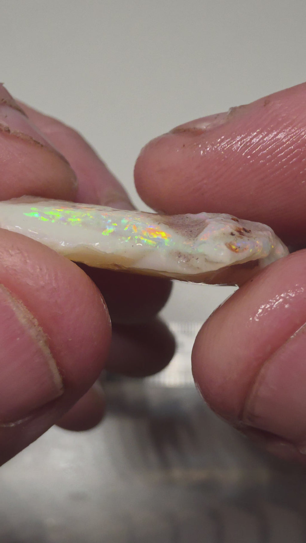 Gemmy cutter popping with colour 21.70CTS HPT10