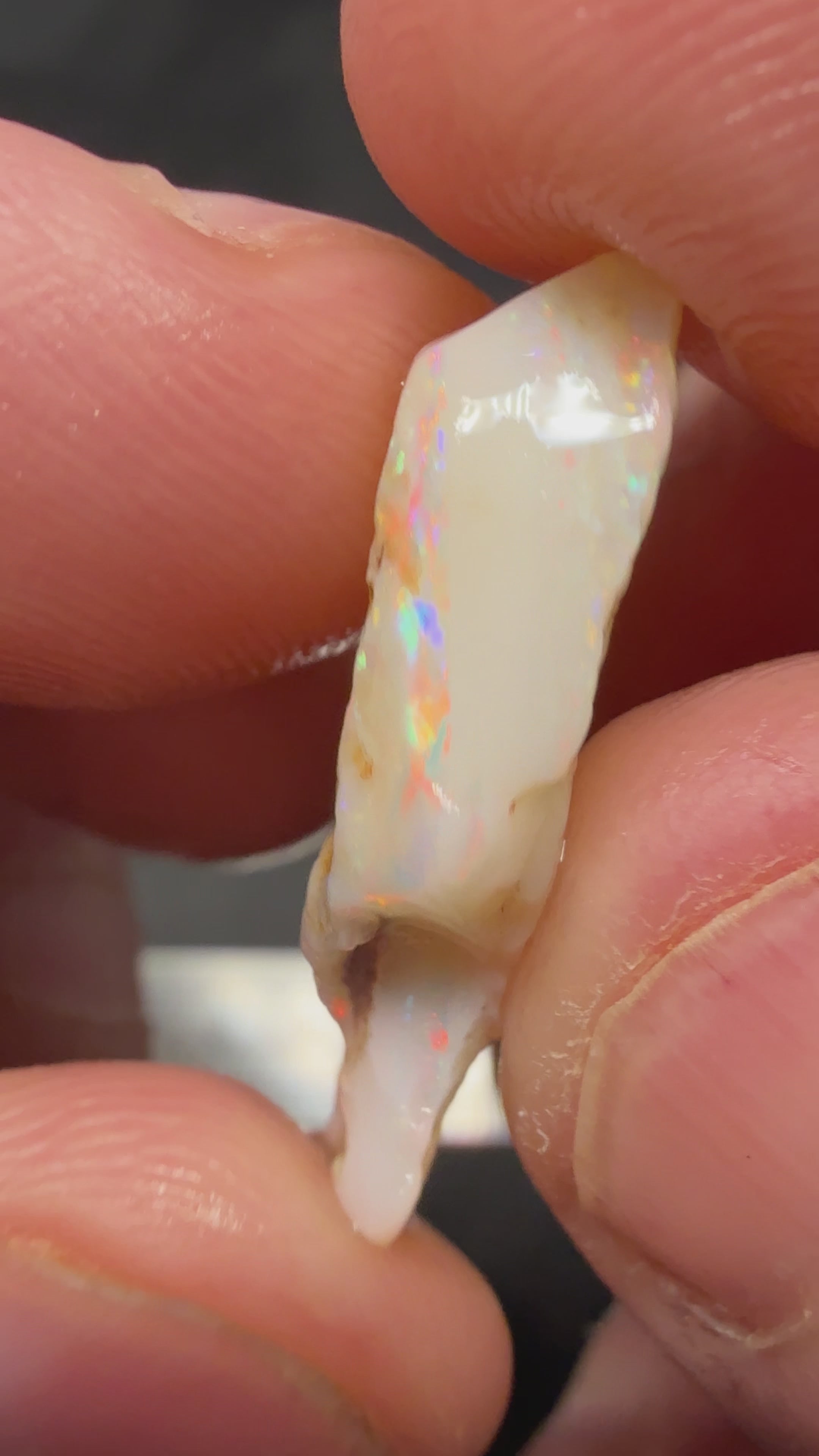 GREAT VAULE SINGLE ROUGH STONE 15.5CTS SZP4