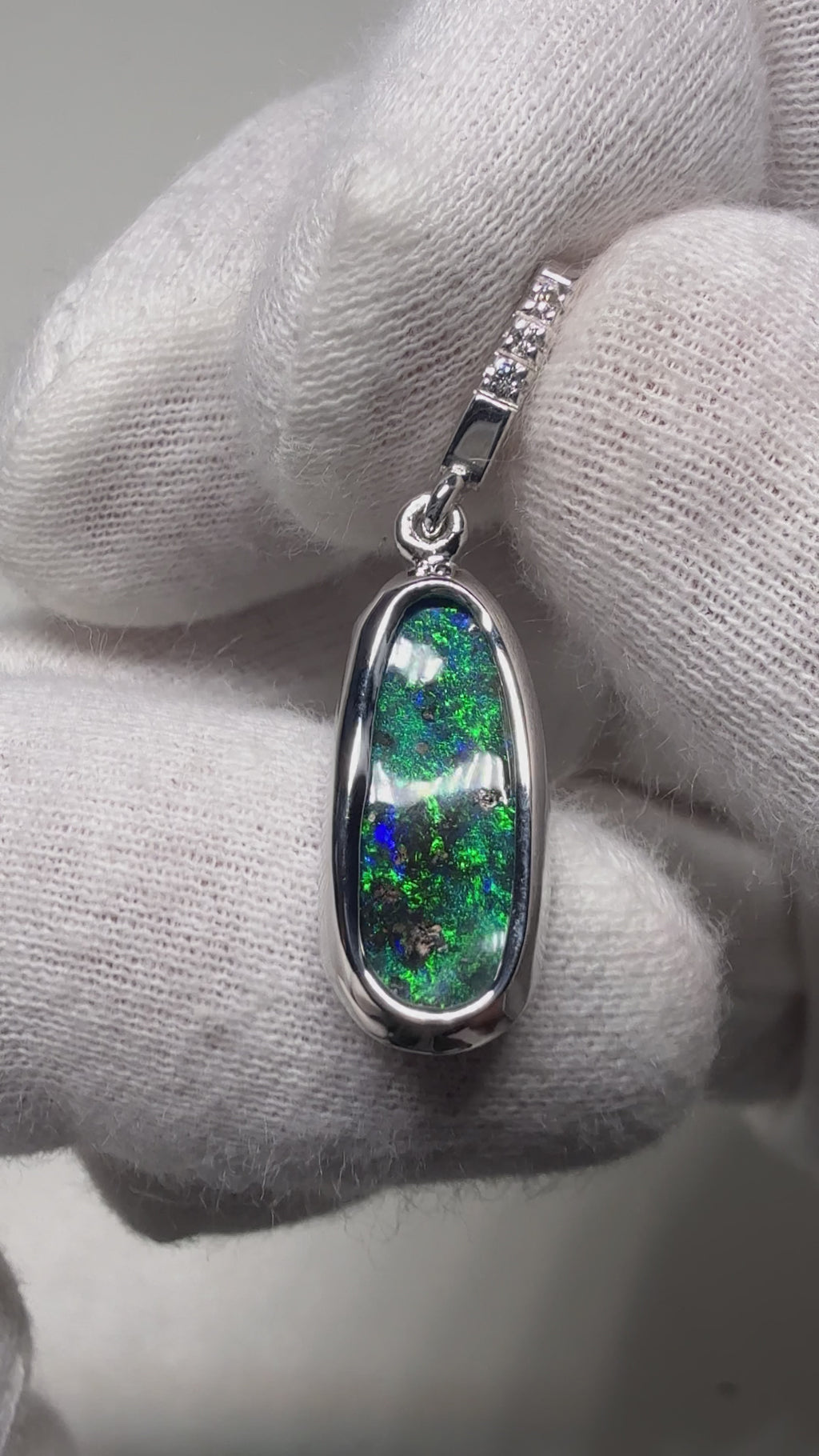 BOULDER PENDANT BP73