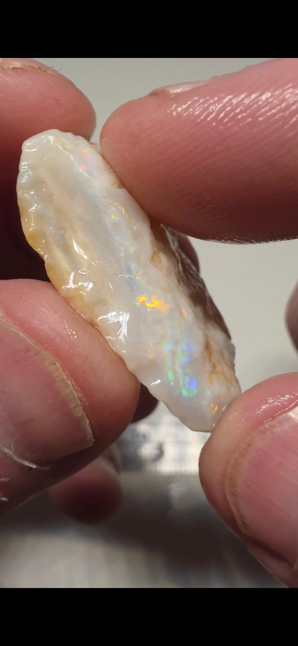 Darker base with a super bright bar 28.70CTS HPT35