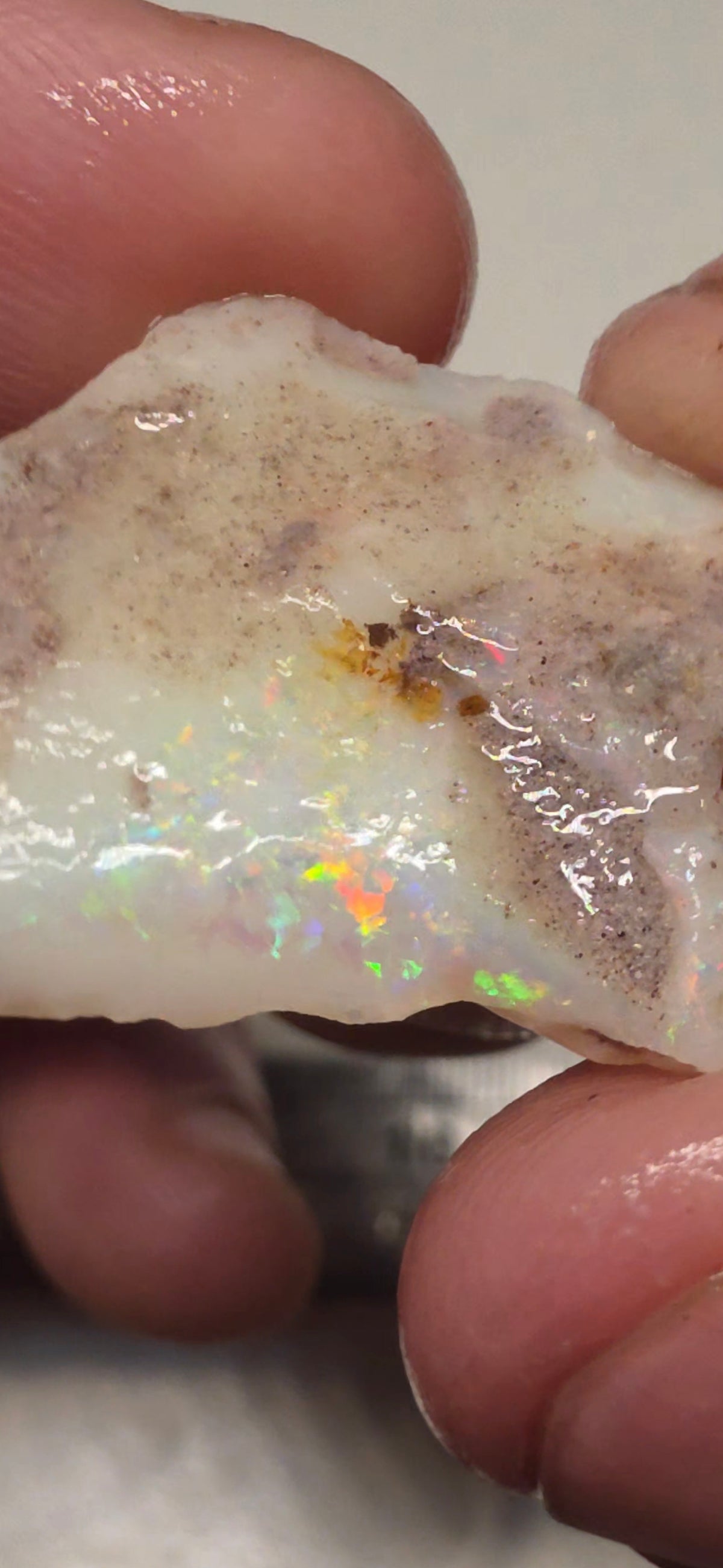 Gemmy cutter popping with colour 21.70CTS HPT10